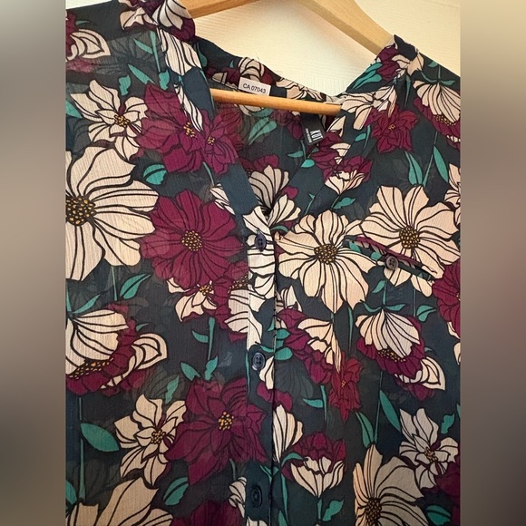 Kut from the Kloth sheer button down boho floral top size medium shirt - Picture 3 of 13